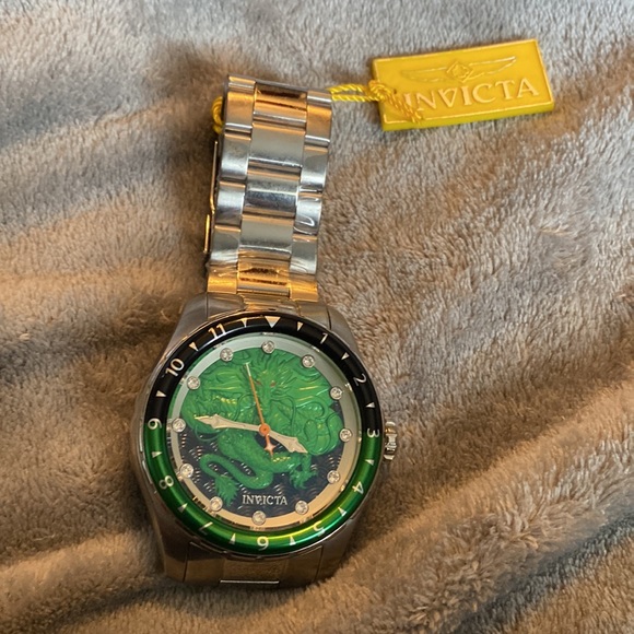 Brand New Invicta Green Dragon Watch - Picture 2 of 3
